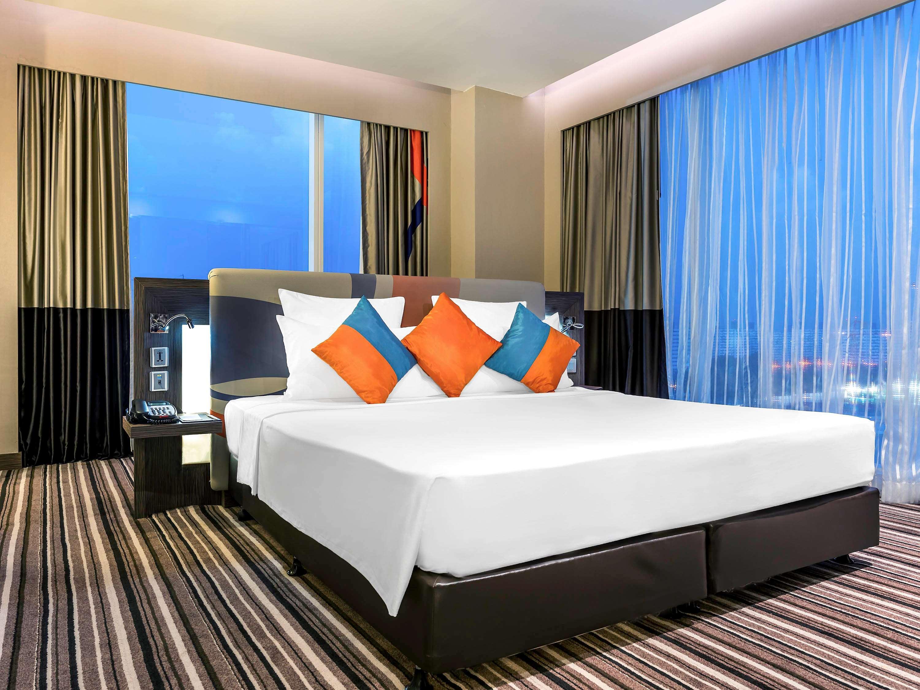 Novotel Bangkok Impact Нонтабури Екстериор снимка