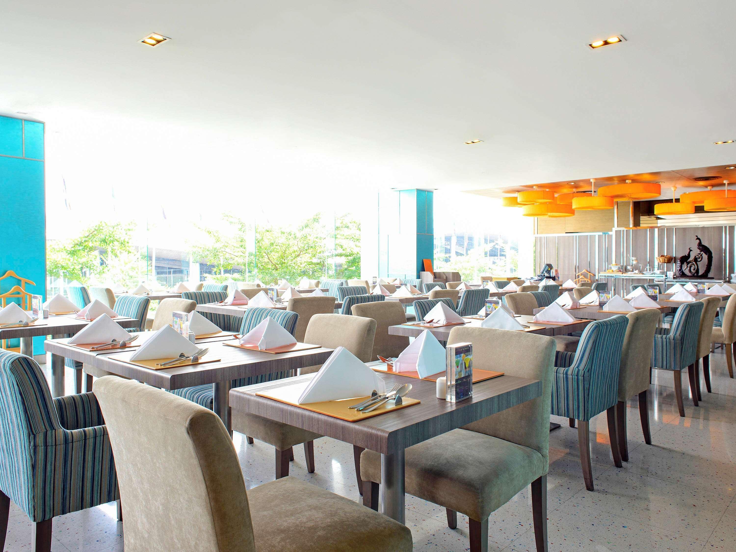 Novotel Bangkok Impact Нонтабури Екстериор снимка