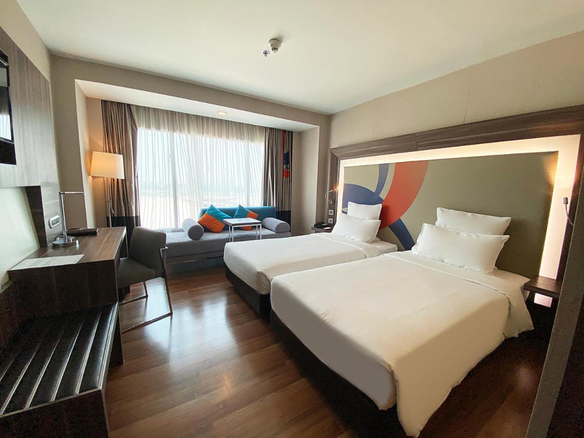 Novotel Bangkok Impact Нонтабури Екстериор снимка