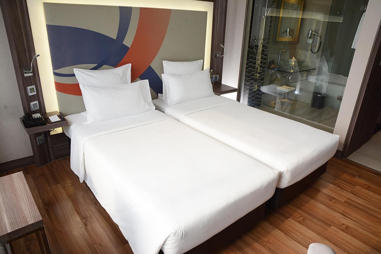 Novotel Bangkok Impact Нонтабури Екстериор снимка