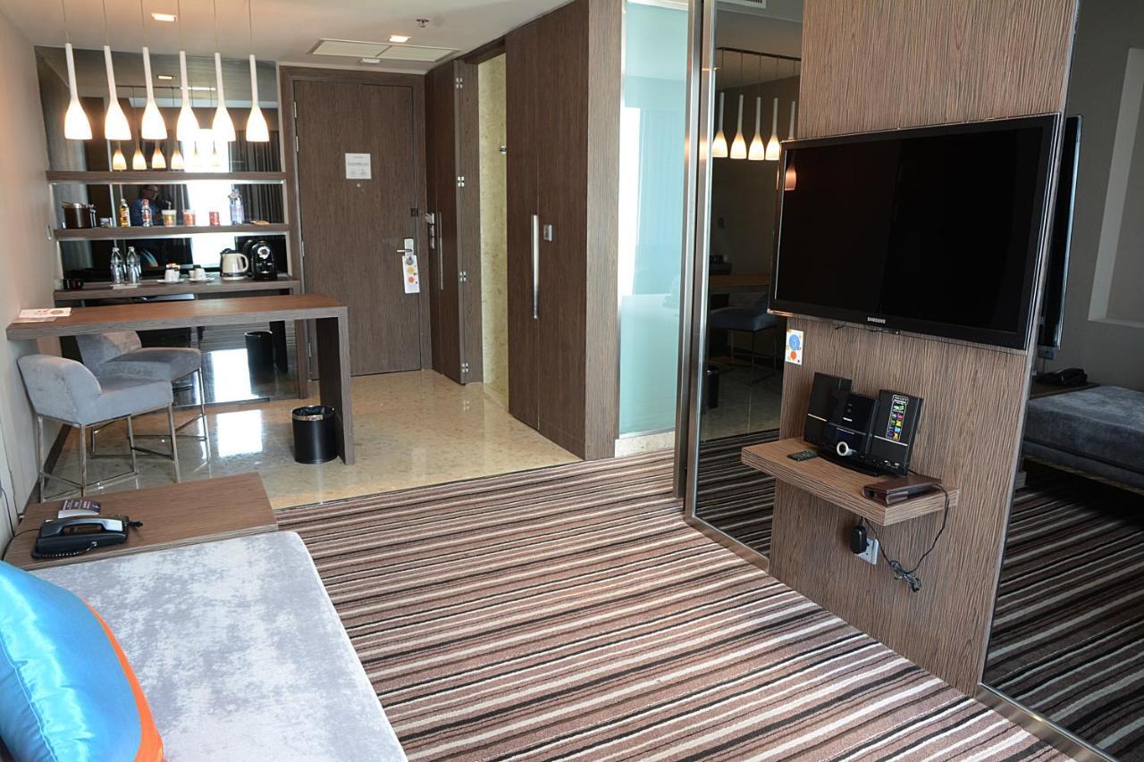 Novotel Bangkok Impact Нонтабури Екстериор снимка